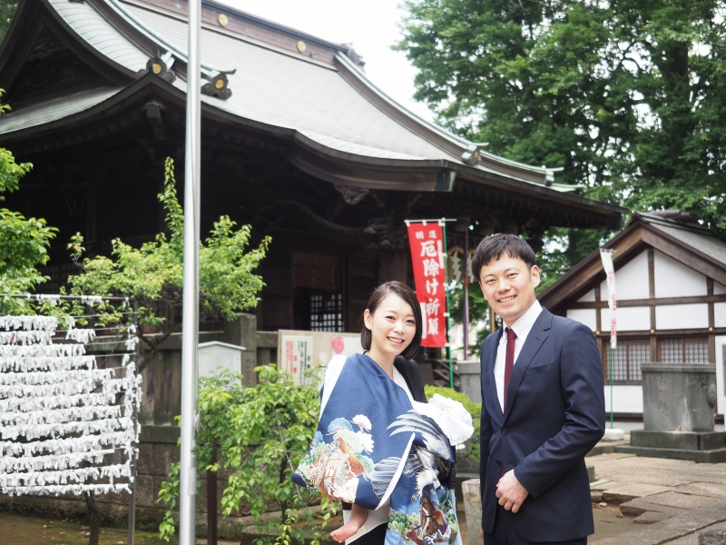 豊玉氷川神社にてお宮参りの自然な姿を撮影させていただきました