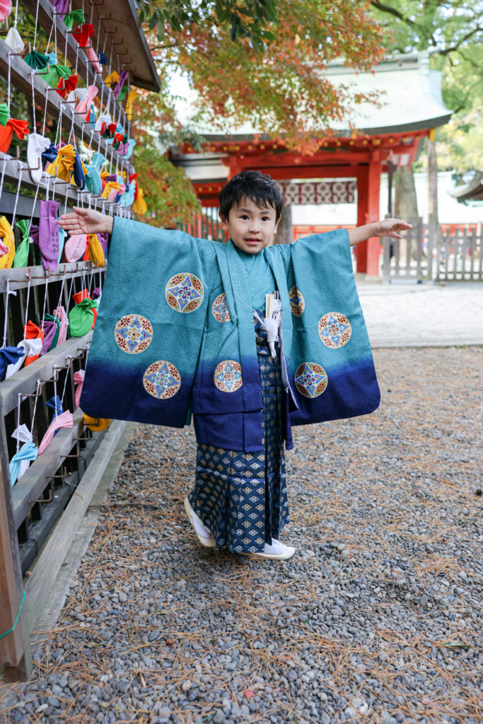 大宮氷川神社 七五三 5歳 男の子 着物姿の自然な表情